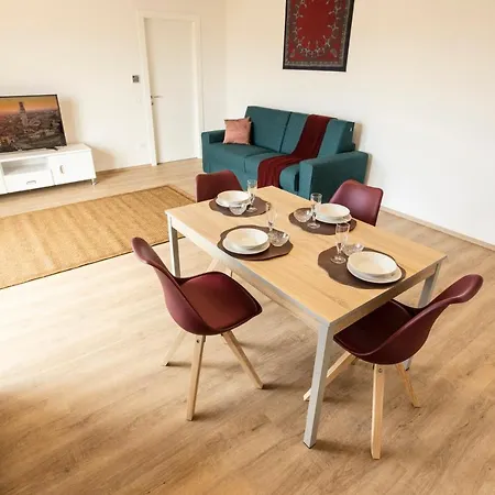 Borgoroma - Business & *