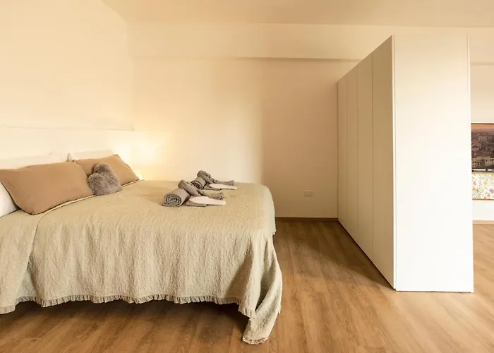 Borgoroma - Business & *