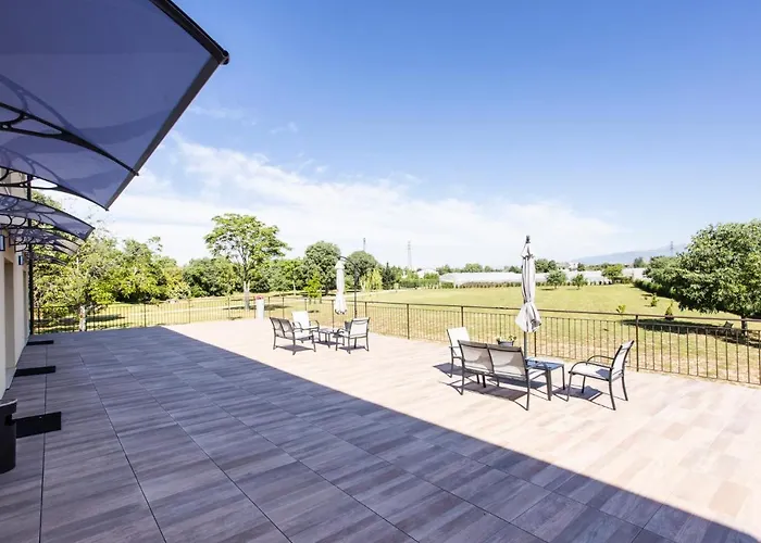 Borgoroma - Business & *